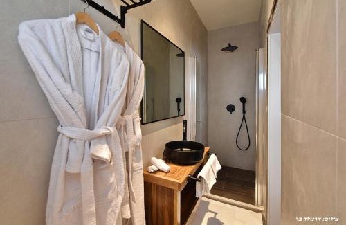 Menahemia Villa | אגמוניה