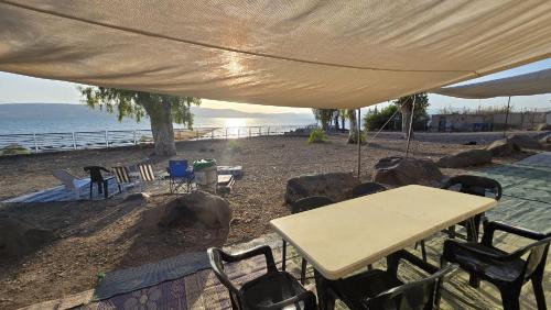 Gesher Other | אגס תיירות קרוואנים חוף שיזף בכנרת