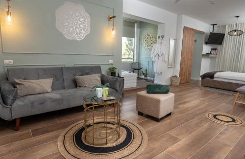 Kfar Vradim Cabin | אוסנתה סוויטת בוטיק עם בריכה פרטית