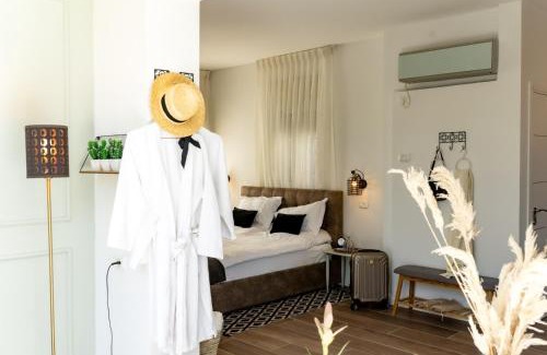 Kfar Vradim Cabin | אוסנתה סוויטת בוטיק עם בריכה פרטית