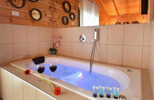 Tiberias Cabin | אחוזת חוף כנרת kinneret village