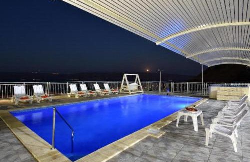 Tiberias Cabin | אחוזת חוף כנרת kinneret village