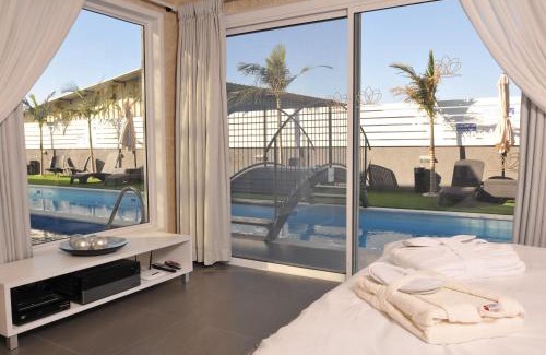 Goren Cabin | אחוזת מיא - סוויטות בוטיק על המים