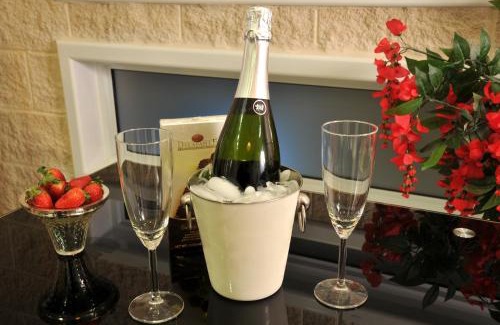 Goren Cabin | אחוזת מיא - סוויטות בוטיק על המים