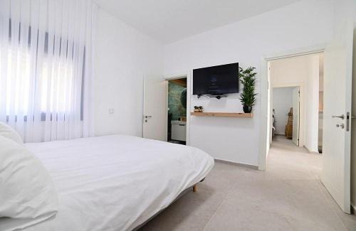 Ein Ya'akov Apartment | אחוזת סנטוריני - וילה מהממת עם בריכה וג'קוזי בעין יעקב