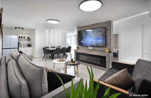 Ein Ya'akov Villa | אחוזת שקד בוטיק - מתחם פרטי 3 חדרי שינה, בריכה מחוממת , ג'קוזי ונוף בגליל המערבי