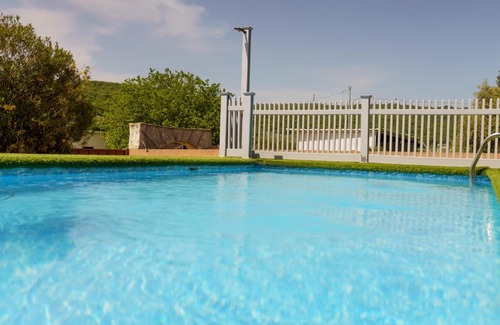 Hosen Cabin | בקתות אירוח המערות - מושב חוסן מרשת V CLUB