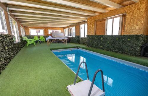 Beit Jann Apartment | בקתות עץ מעל העננים - אירוח דרוזי - בקתות כפריות עם נוף מהמם ובריכה משותפת