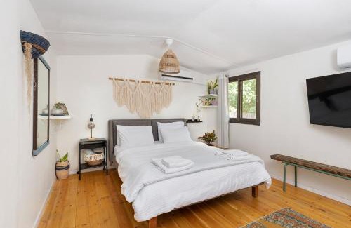 Eliad House | בקתת המפל הלבן