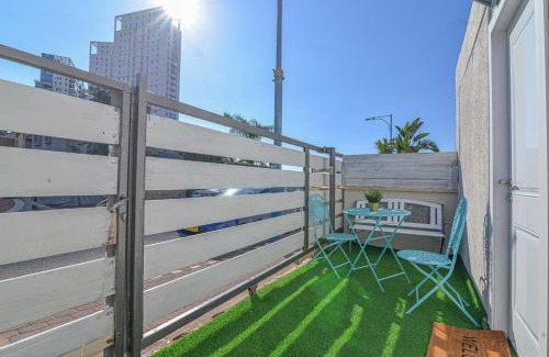 Hadera Apartment | הדירה בלבן פלאי