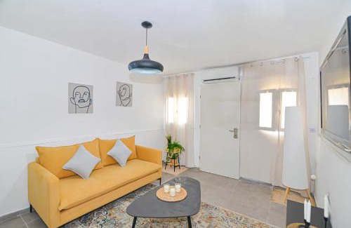 Hadera Apartment | הדירה בלבן
