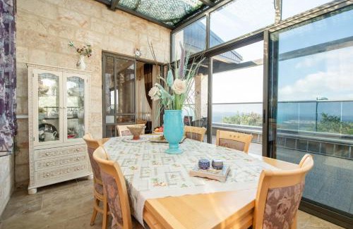 Idmit House | הים פוגש את ההר- בית בלב הגליל Sea & Mount