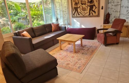 HaZore'a Apartment | המקום של אמי Emmys Place