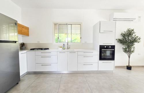 Mateh Asher Apartment | המקום של אסי - Assi's place