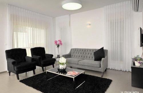 Peqiin Hadasha Villa | וילה אל סלבדור - וילה מדהימה עם בריכה פרטית וג'קוזי