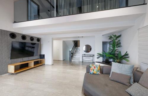 Had Nes Apartment | וילה נופי כנרת של רשת לב הגולן - וילה מדהימה עם בריכה פרטית וסאונה