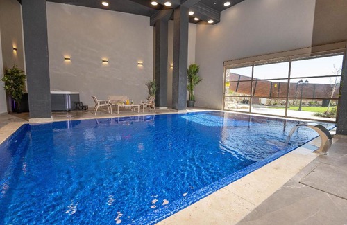 Beit Jann Cabin | וינטאג' וויליג' - כפר נופש מהמם עם בריכה וג'קוזי אירוח דרוזי