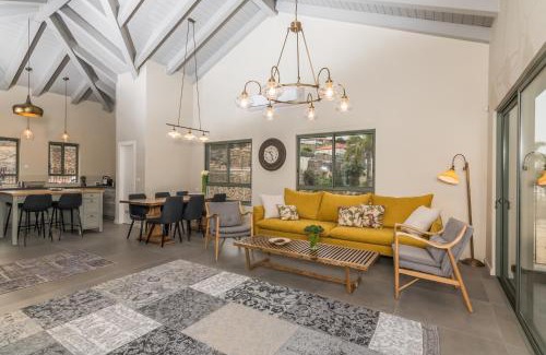 Yavne'el Villa | טרה נובה - וילה מהממת עם בריכה פרטית מחוממת, ג'קוזי וסאונה ליד הכנרת