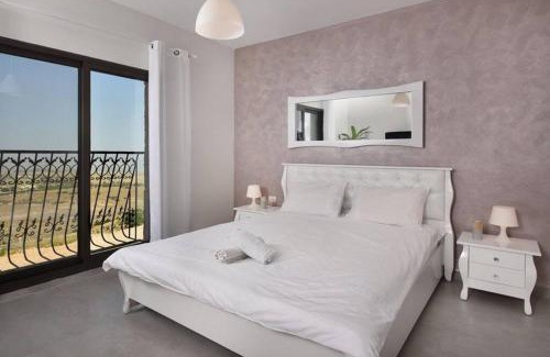 Nof Kinneret Villa | לאגו בוטיק - אירוח למשפחות, זוגות עם בריכה פרטית ונוף