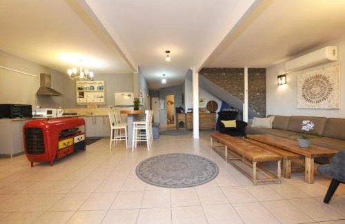 Yavne'el Bed & Breakfast | לוז כנרת של רשת לב הגולן - וילה ו-4 צימרים מושלמים עם בריכה משותפת ליד הכנרת