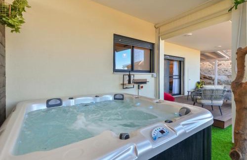 Ein Ya'akov Cabin | ליל הלבנה