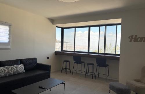 Tiberias Cabin | מבית תכלת בית של חופש Allentown 21 אלנטאון 21