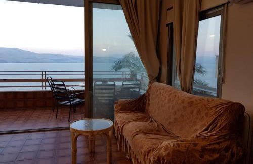 Tiberias Apartment | מיוחד קו ראשון לכנרת נוף מדהים