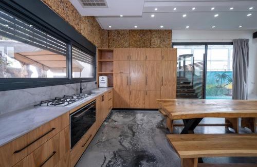 Vered Hagalil House | ממלכת אהרון - וילות מהממות עם בריכה פרטית בכלנית ליד הכנרת