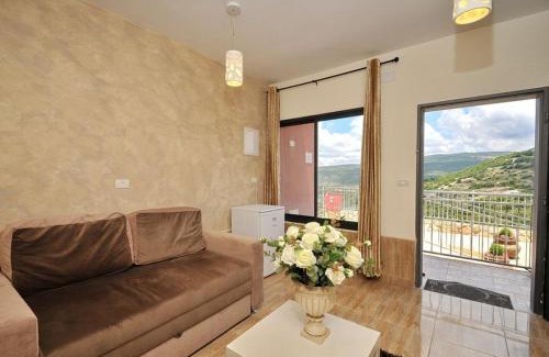 Beit Jann Apartment | נגיעות בטבע - צימרים כפריים מקסימים כולל ארוחת בוקר ובריכה מחוממת