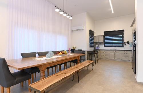 Vered Hagalil Apartment | נופש הלל - וילה מהממת עם בריכה פרטית, וג'קוזי ליד הכנרת