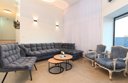 Vered Hagalil Apartment | נופש הלל - וילה מהממת עם בריכה פרטית, וג'קוזי ליד הכנרת