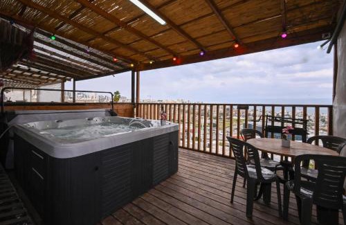 Tiberias Apartment | נופש תות - דירת אירוח בלב טבריה עם ג'קוזי ספא