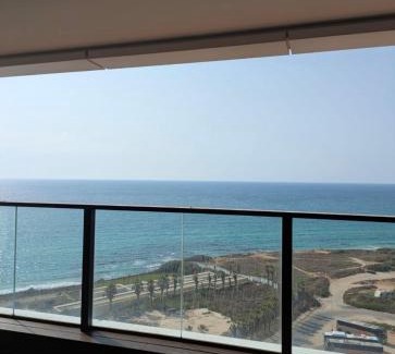 Netanya Apartment | סאבלט בקומה גבוהה עם נוף מטריף לים בעיר נתניה