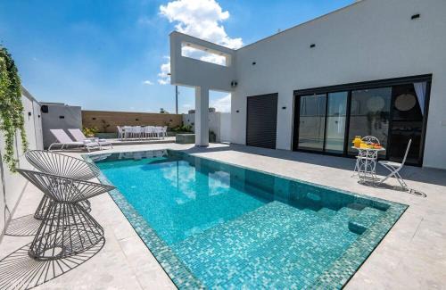 Dalton Apartment | סבן דרים - Seven Dream - וילת 5 חדרי שינה ובריכה פרטית