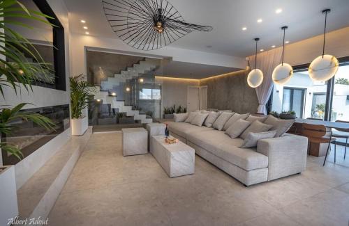 Dalton Apartment | סבן דרים - Seven Dream - וילת 5 חדרי שינה ובריכה פרטית