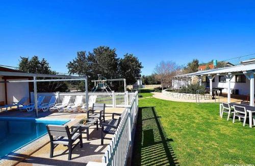 Peqiin Hadasha Villa | פלאז'ה בוטיק