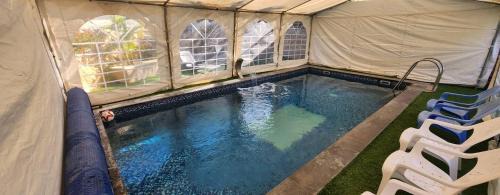 Ein Al-Asad Bed & Breakfast | צימר בין ההרים - צימרים כפריים קסומים עם בריכה, ג'קוזי ונוף מהמם