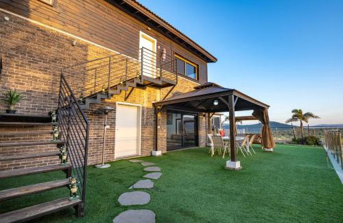 Rameh Bed & Breakfast | צימר בכפר - סוויטות ובקתות קסומות עם בריכה מחוממת ונוף מהמם