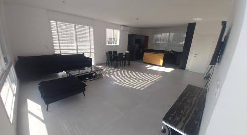 Bene Beraq Villa | שמיים כחולים