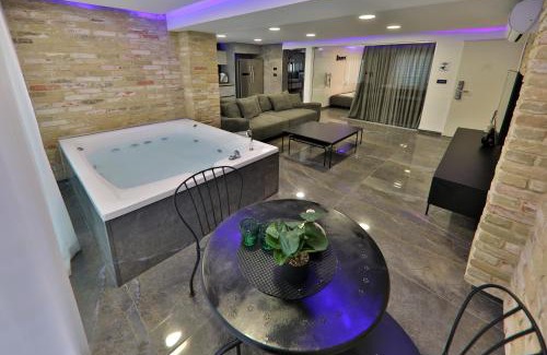 Haifa Apartment | שקיעה בים 75 - דירה מהממת עם ג'קוזי ספא ליד הים יש מקלט