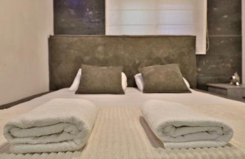 Haifa Apartment | שקיעה בים 75 - דירה מהממת עם ג'קוזי ספא ליד הים יש מקלט