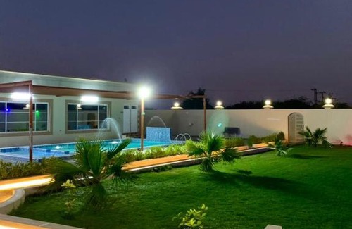 Al Batinah North Governorate House | استراحة بستان البدع