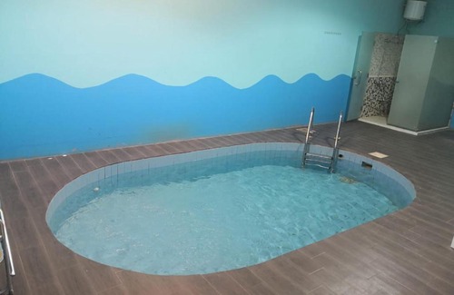 Unaizah Ski Chalet | شاليه الوردة البيضاء