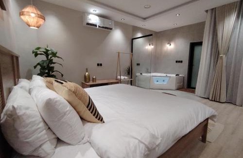 Al Mubarraz Ski Chalet | شاليه جريين اوايسس بمسبح وغرفة نوم واحده وصاله وجلسه خارجيه