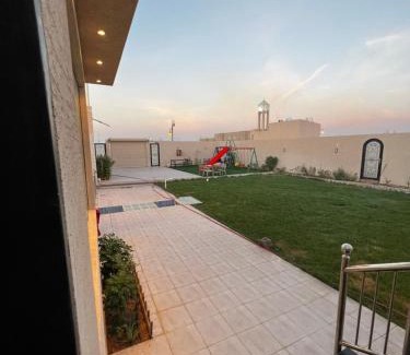 Unaizah House | شاليه وردة الدرة