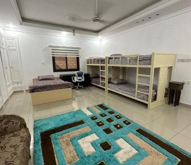 Medina Apartment | شقة بغرفتين ودورتين في الدور الأول 7 دقائق للحرم