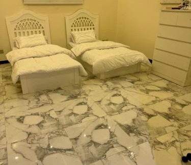 Unaizah House | شقة خاصة بغرفتي نوم ومطبخ وصالة ومجلس