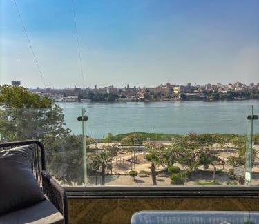 Cairo Apartment | شقة على النيل امام ممشى اهل مصر