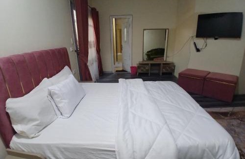 Gazirat Mit Oqbah Apartment | شقة فندقية بميدان لبنان المهندسين