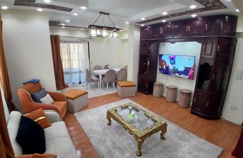 Gazirat Mit Oqbah Apartment | شقة فندقية بميدان لبنان المهندسين